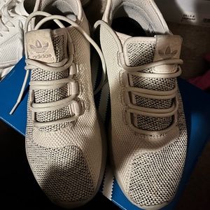 Adidas tubular shadow